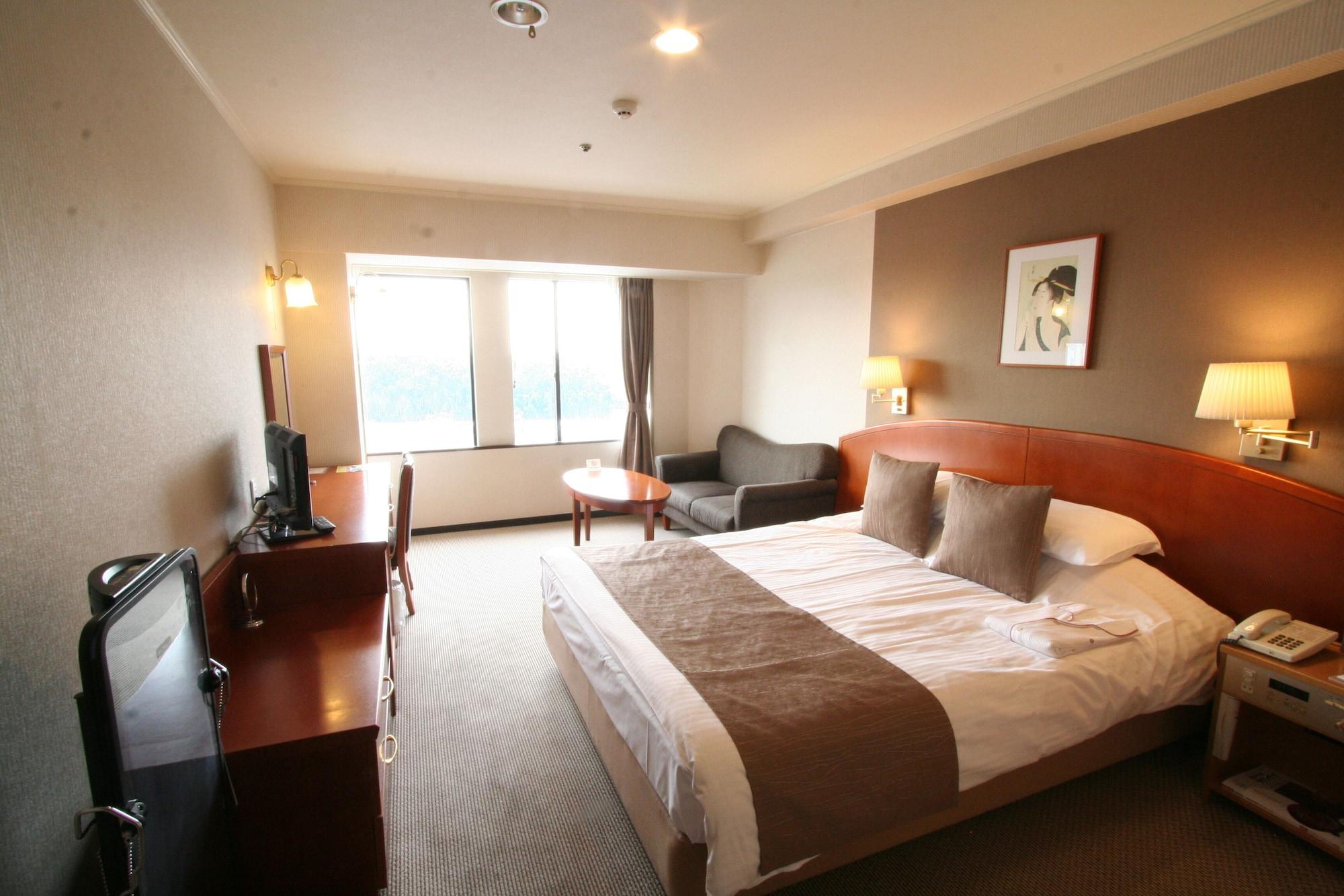 Okayama Plaza Hotel Екстериор снимка