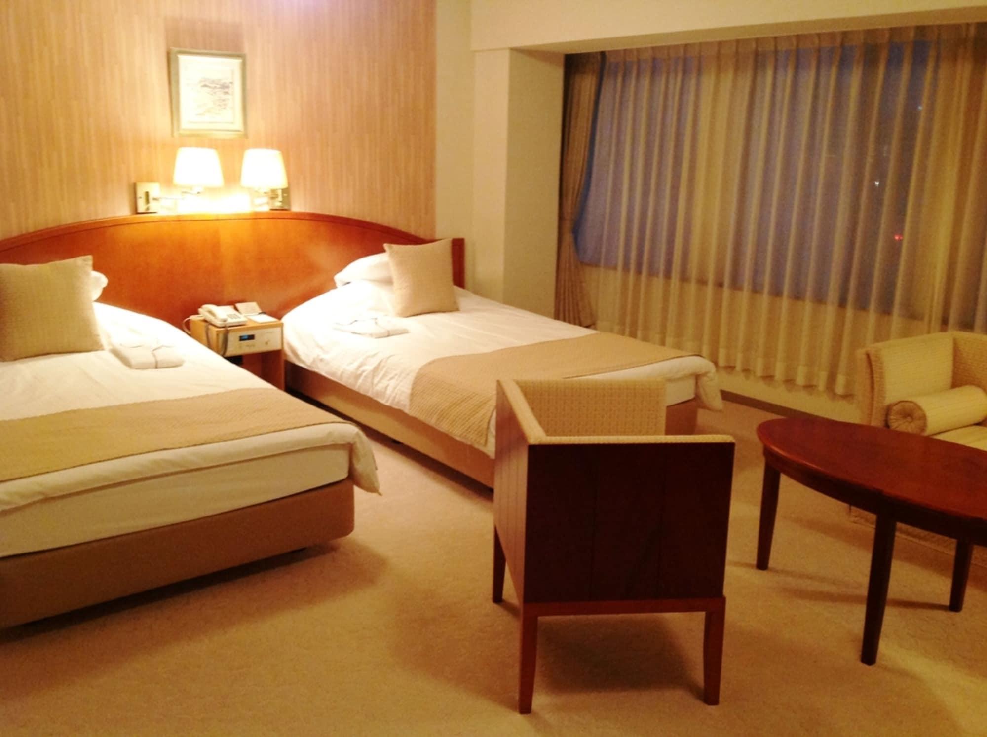 Okayama Plaza Hotel Екстериор снимка