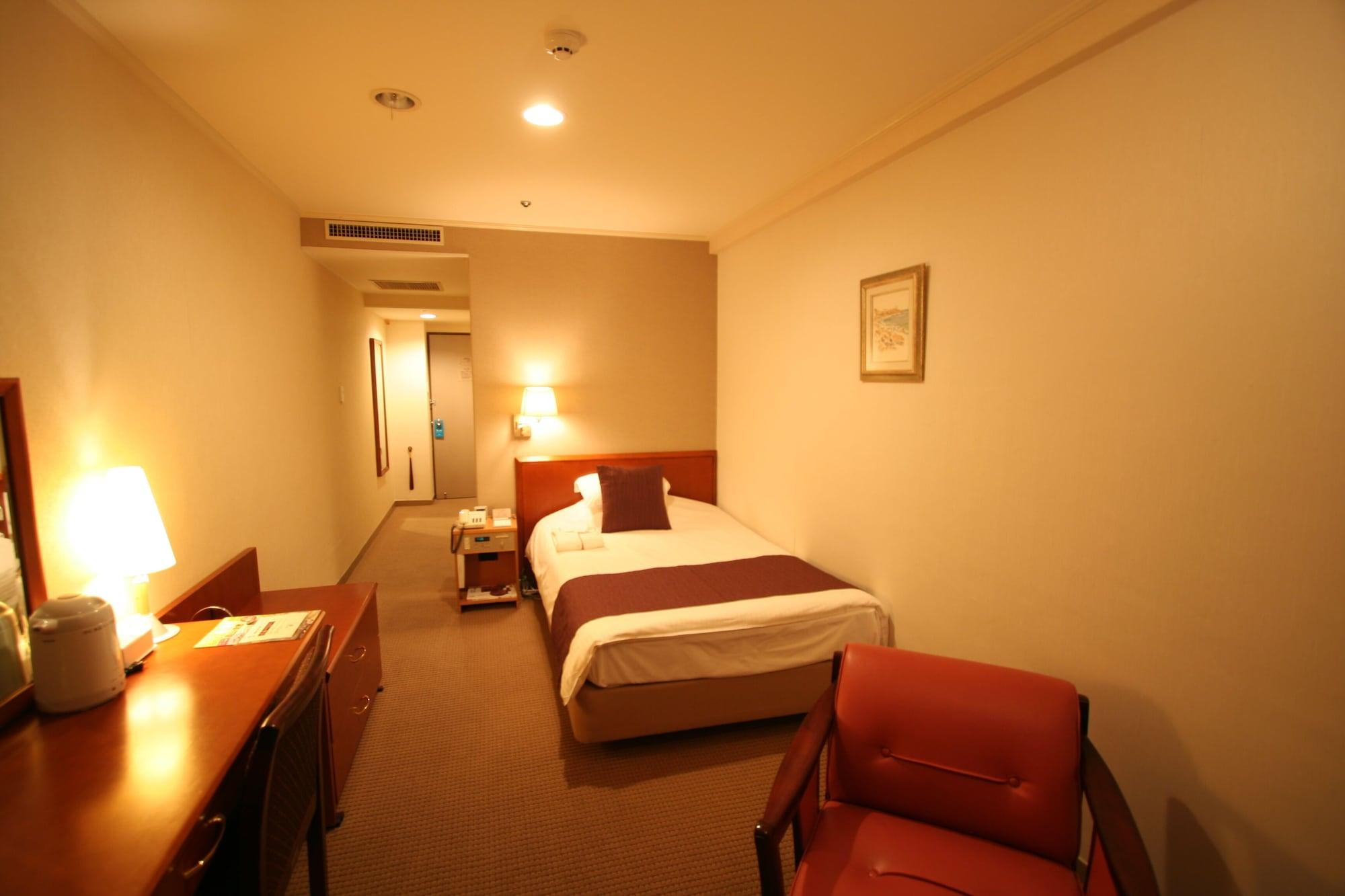 Okayama Plaza Hotel Екстериор снимка