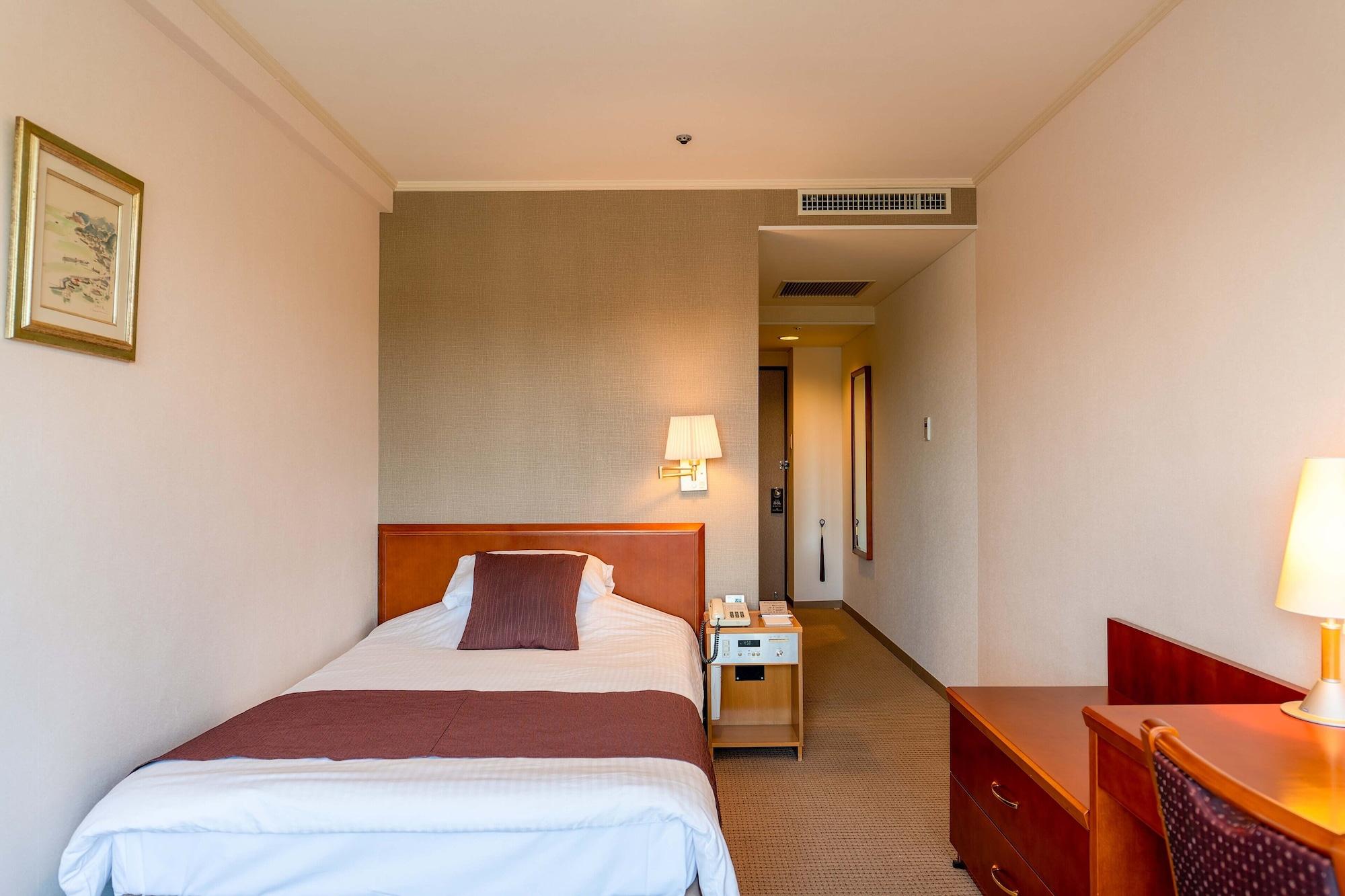 Okayama Plaza Hotel Екстериор снимка