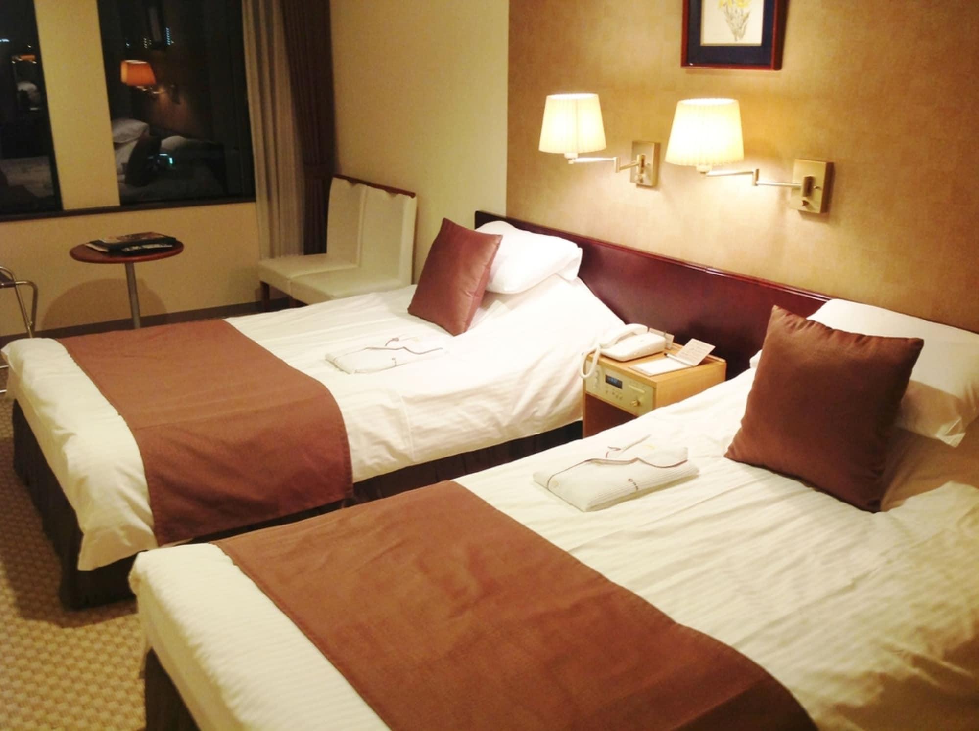 Okayama Plaza Hotel Екстериор снимка