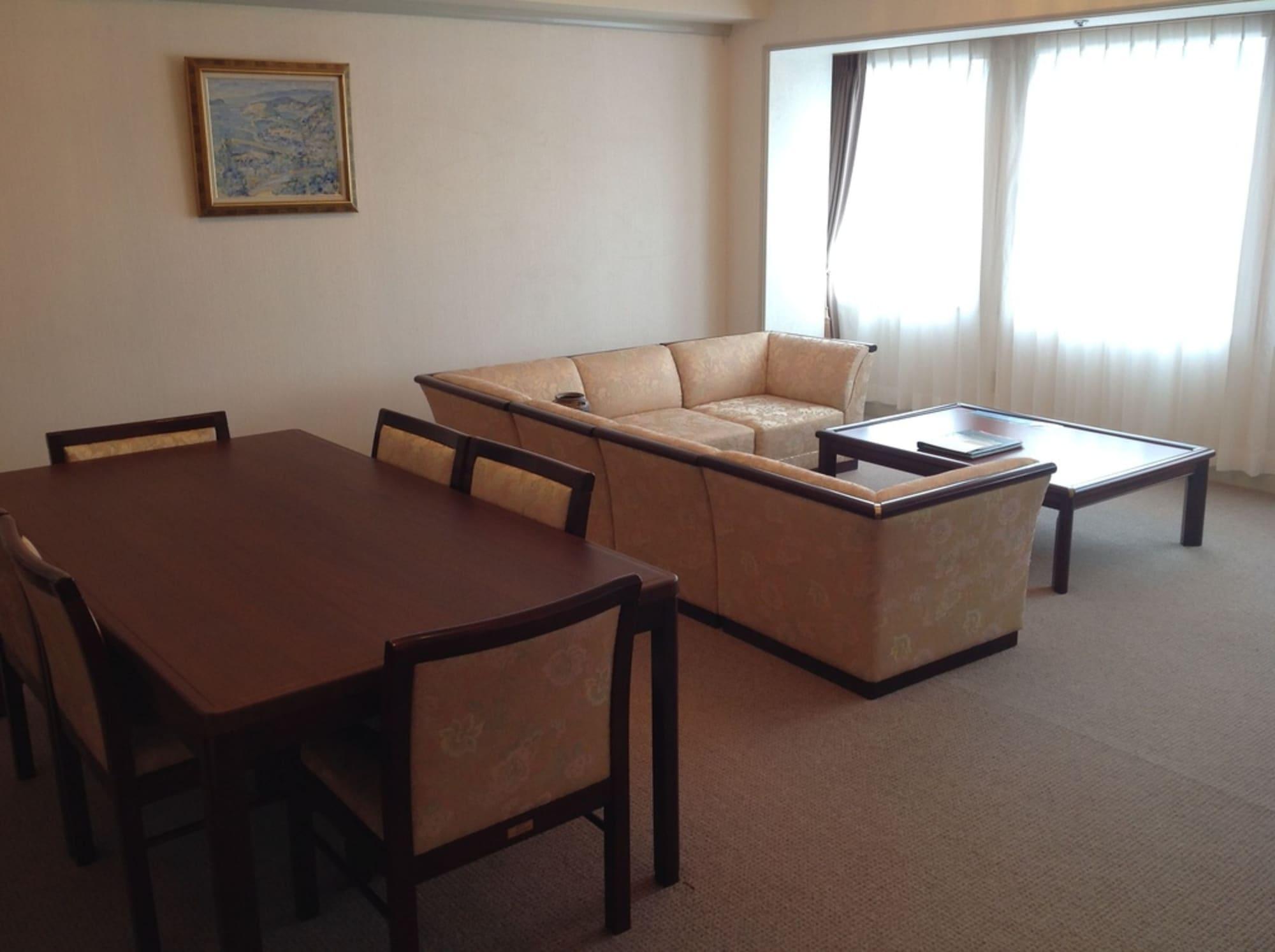 Okayama Plaza Hotel Екстериор снимка